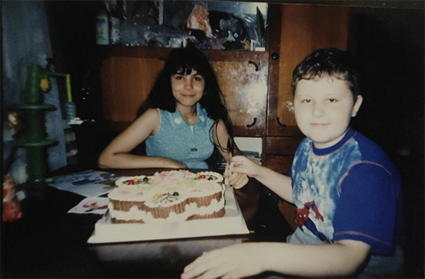 Будинок, де авторка з братом Миколою виросли.