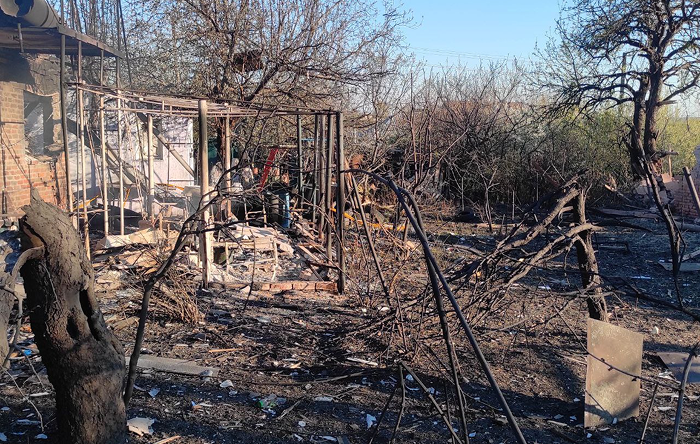 Подвір'я після окупації.